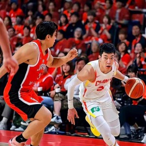 九州娱乐-一场备受期待的篮球赛事掀起了热烈的讨论